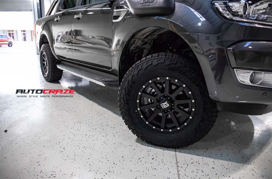 FORD RANGER HEIST SATIN BLACK